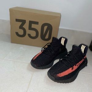 Yeezy boost 350 v2 core black/red